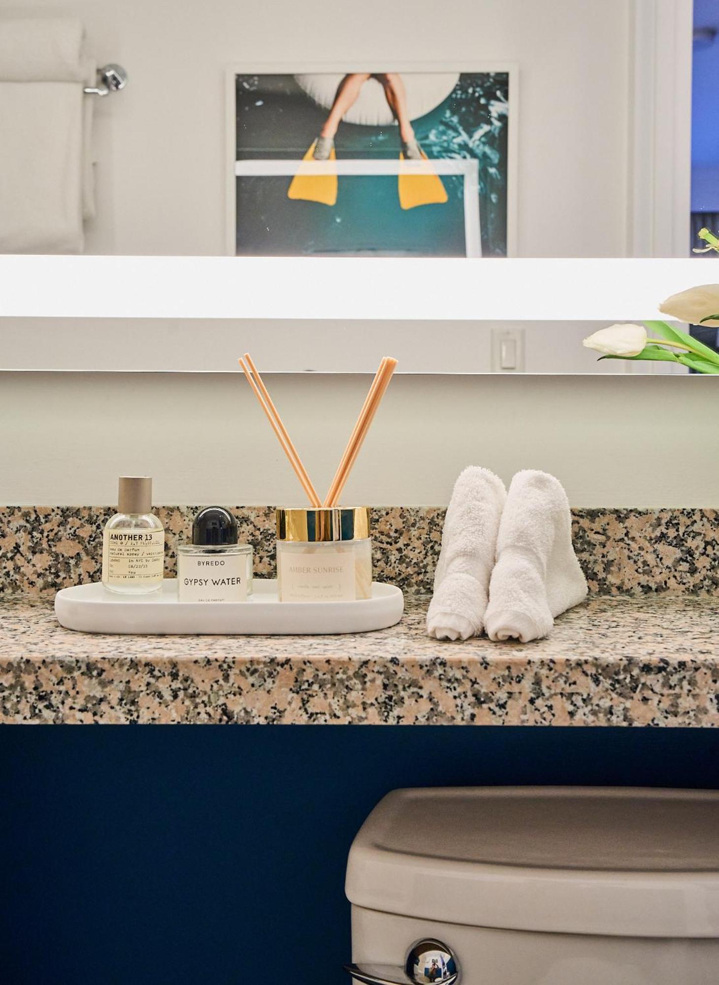 Rusk House Serviced Apartments Хьюстон Экстерьер фото